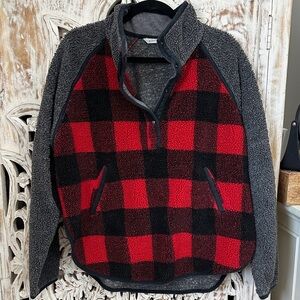 Woolrich Gray Knit Pullover with Black Trim